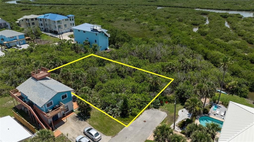 Activo con contrato: $329,000 (0.17 acres)