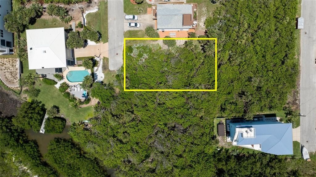 Activo con contrato: $329,000 (0.17 acres)