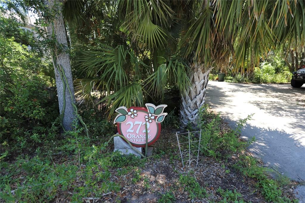 For Sale: $760,000 (2 beds, 1 baths, 1506 Square Feet)