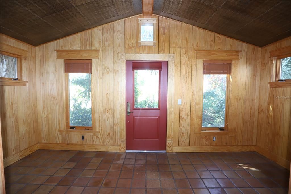 For Sale: $760,000 (2 beds, 1 baths, 1506 Square Feet)