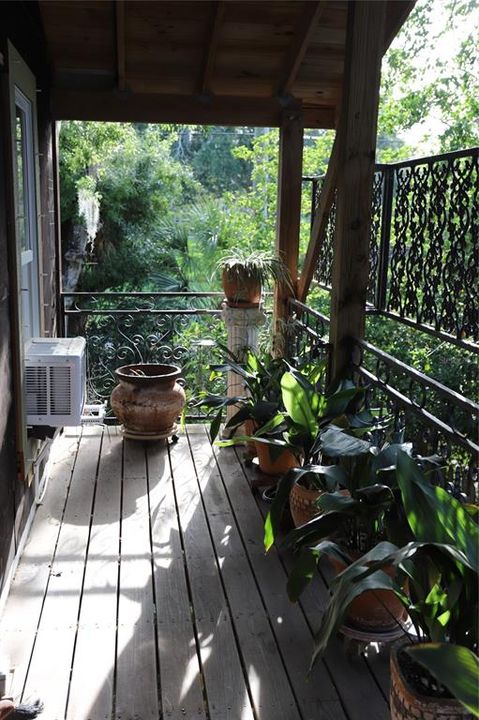 For Sale: $760,000 (2 beds, 1 baths, 1506 Square Feet)