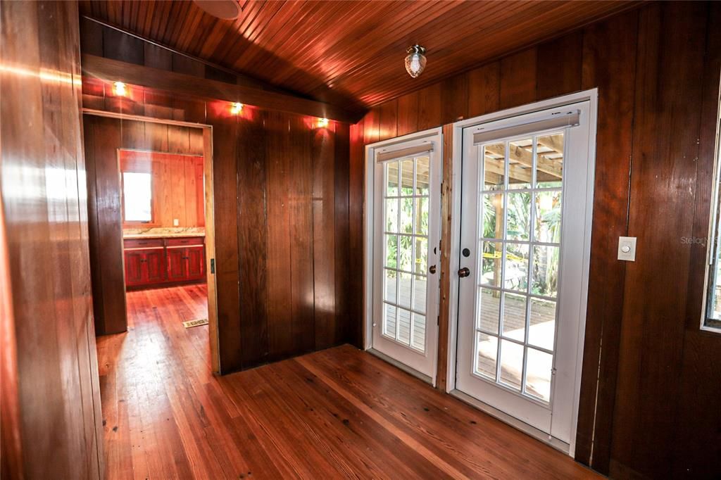 For Sale: $760,000 (2 beds, 1 baths, 1506 Square Feet)