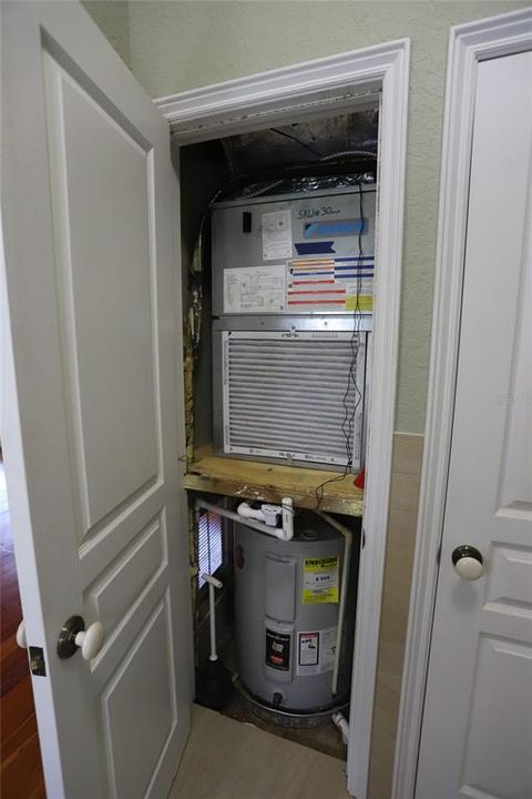 For Sale: $760,000 (2 beds, 1 baths, 1506 Square Feet)