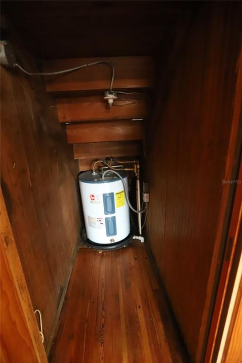 For Sale: $760,000 (2 beds, 1 baths, 1506 Square Feet)