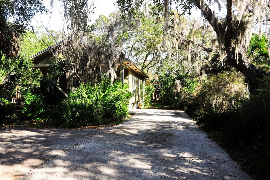 For Sale: $760,000 (2 beds, 1 baths, 1506 Square Feet)