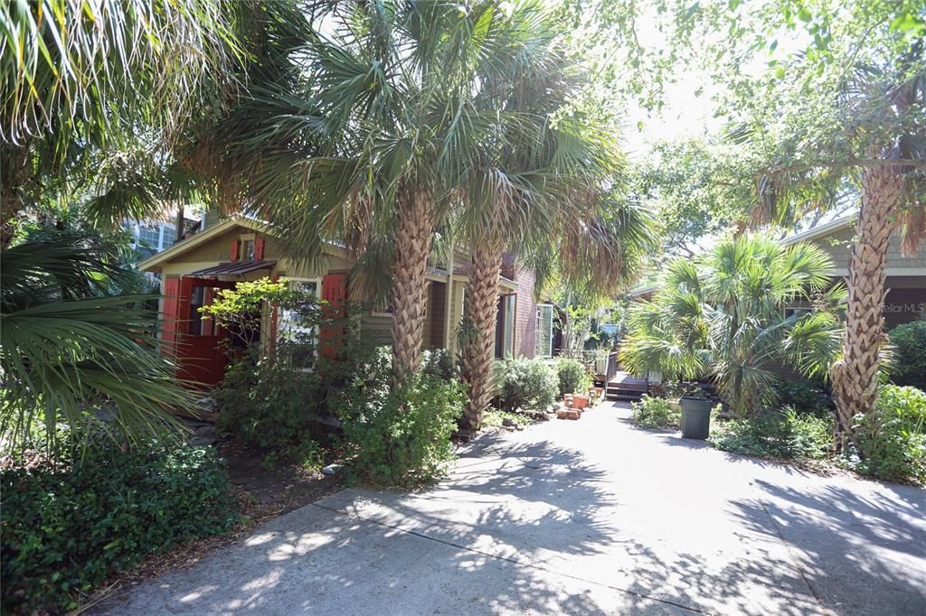 For Sale: $760,000 (2 beds, 1 baths, 1506 Square Feet)