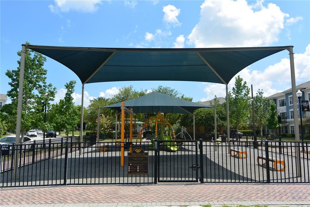 Под контрактом: $345,000 (3 спален, 3 ванн, 1961 Квадратных фут)