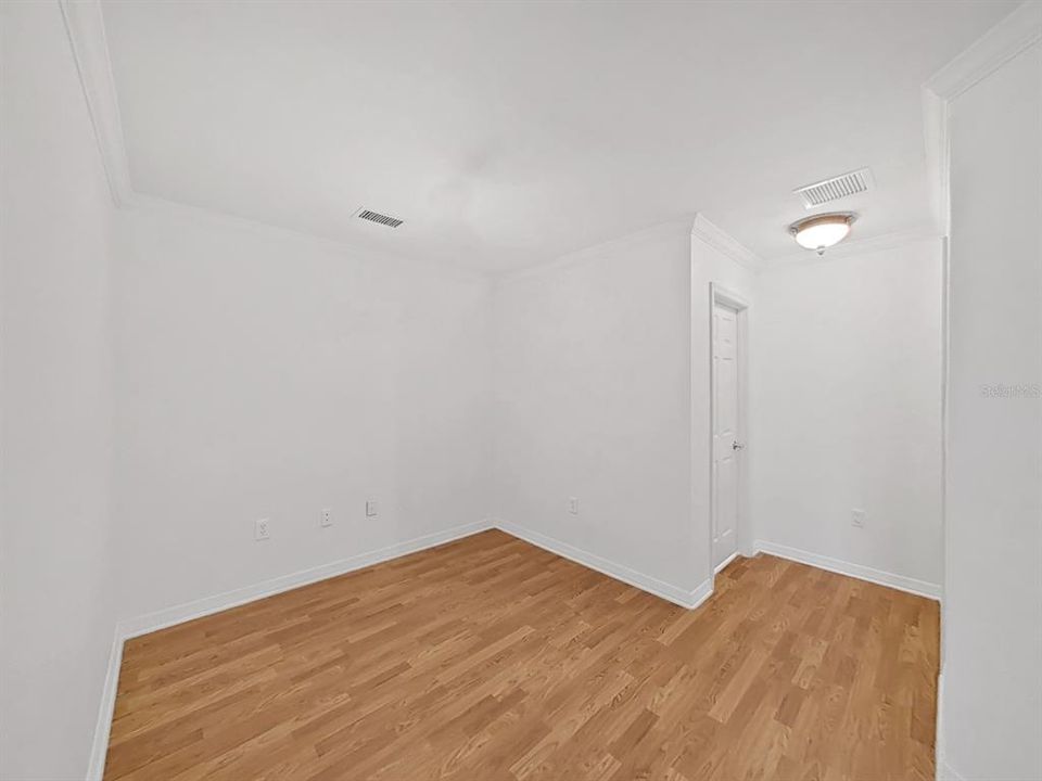 Под контрактом: $345,000 (3 спален, 3 ванн, 1961 Квадратных фут)