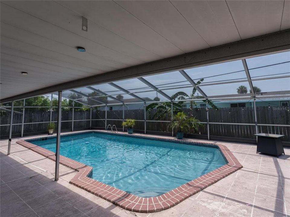 Active With Contract: $379,900 (3 beds, 2 baths, 1244 Square Feet)