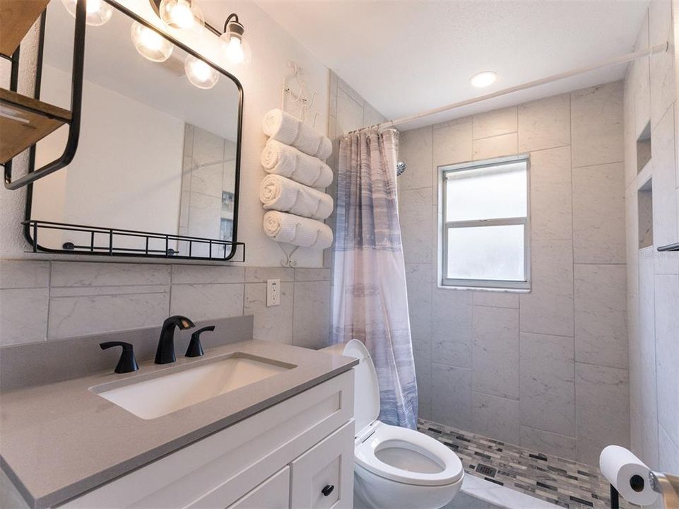 Active With Contract: $379,900 (3 beds, 2 baths, 1244 Square Feet)