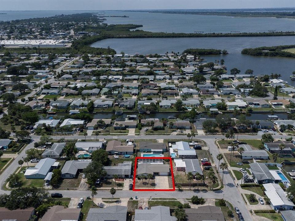 Active With Contract: $379,900 (3 beds, 2 baths, 1244 Square Feet)