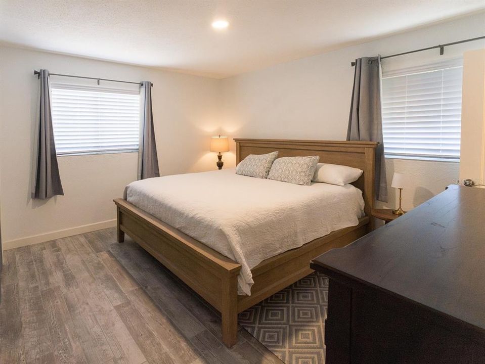 Active With Contract: $379,900 (3 beds, 2 baths, 1244 Square Feet)