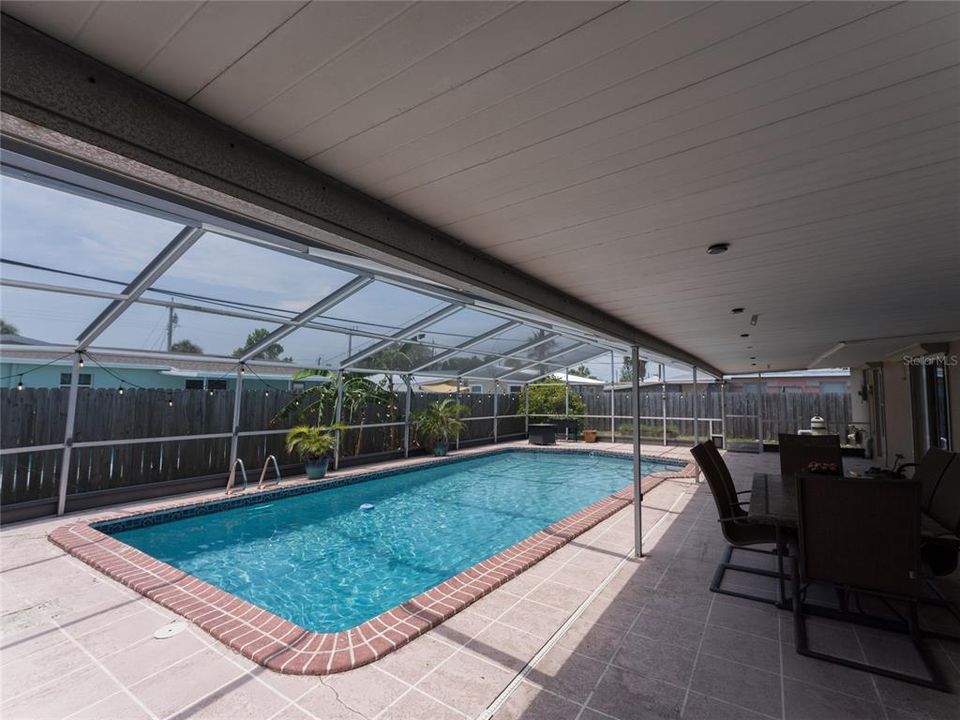 Active With Contract: $379,900 (3 beds, 2 baths, 1244 Square Feet)