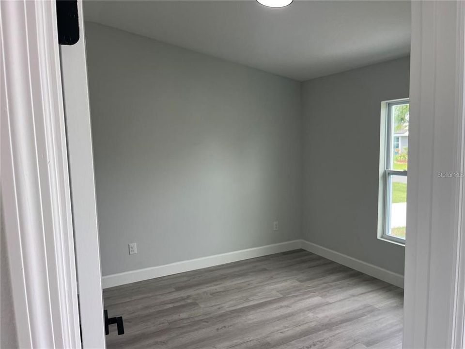 For Rent: $1,650 (3 beds, 2 baths, 1011 Square Feet)