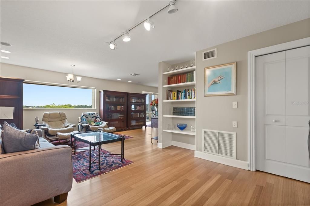 На продажу: $570,000 (3 спален, 2 ванн, 1875 Квадратных фут)