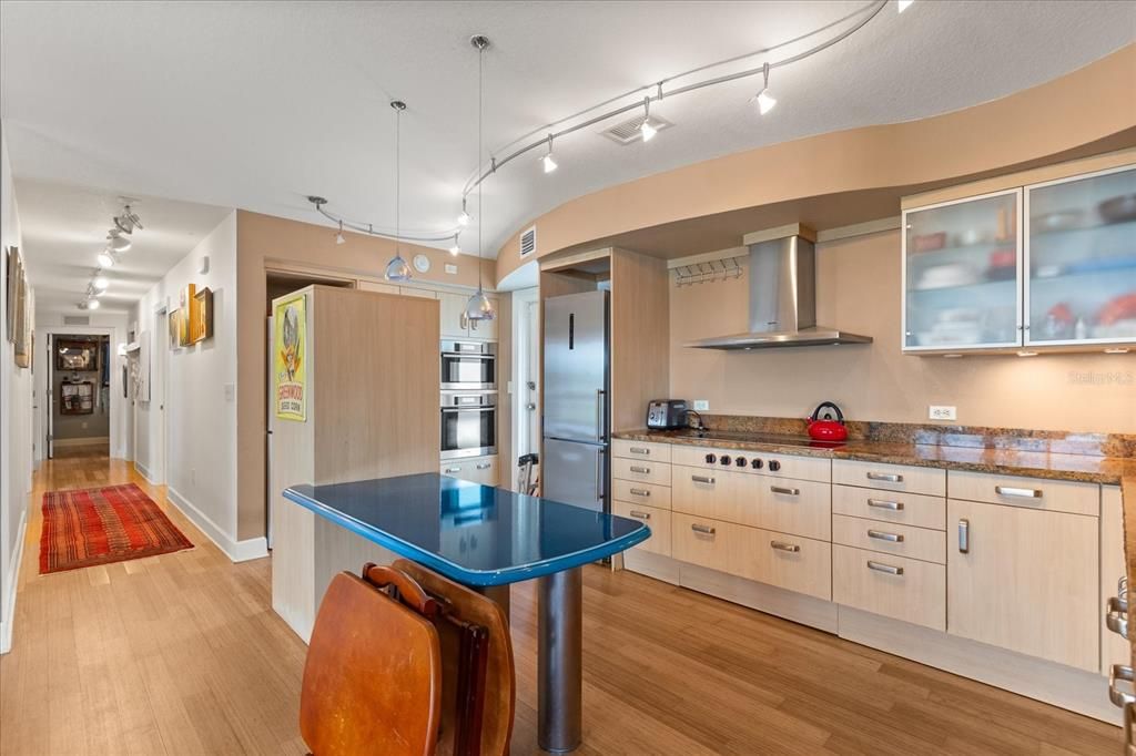 На продажу: $570,000 (3 спален, 2 ванн, 1875 Квадратных фут)