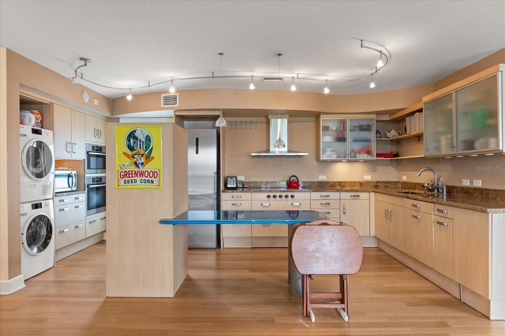 На продажу: $570,000 (3 спален, 2 ванн, 1875 Квадратных фут)