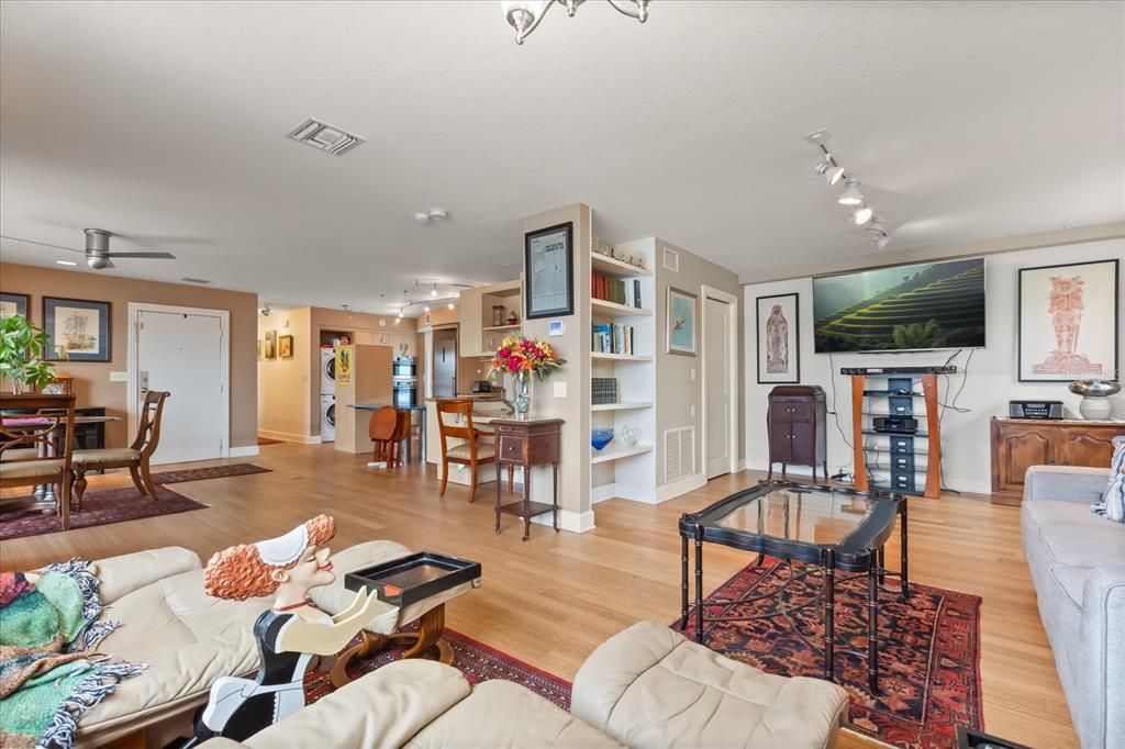 На продажу: $570,000 (3 спален, 2 ванн, 1875 Квадратных фут)