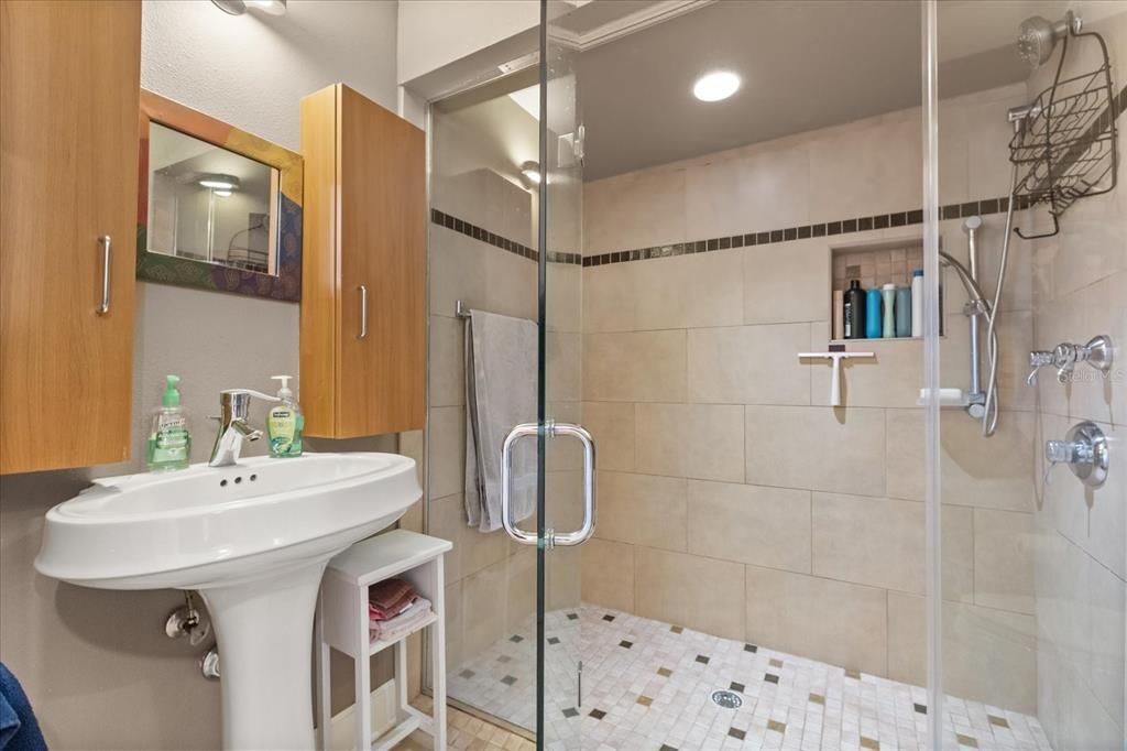 На продажу: $570,000 (3 спален, 2 ванн, 1875 Квадратных фут)