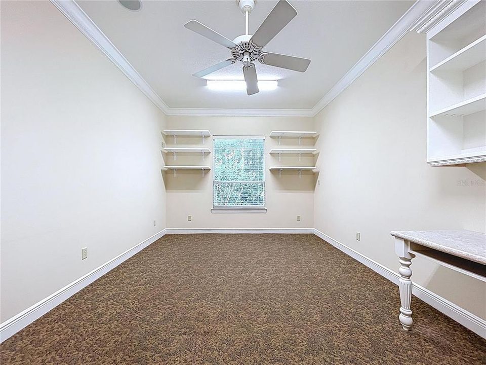 For Sale: $975,000 (5 beds, 4 baths, 4200 Square Feet)