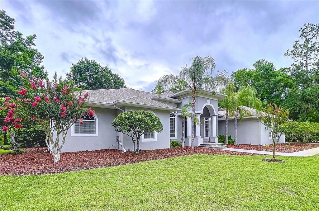 For Sale: $975,000 (5 beds, 4 baths, 4200 Square Feet)