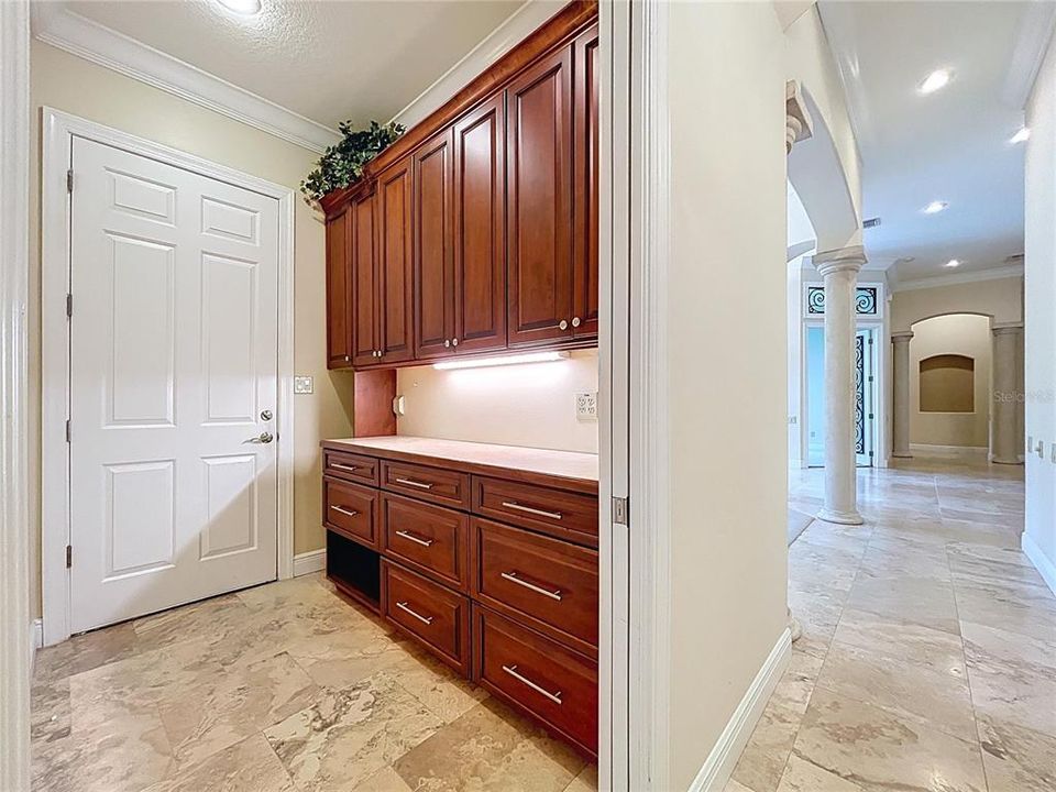 For Sale: $975,000 (5 beds, 4 baths, 4200 Square Feet)