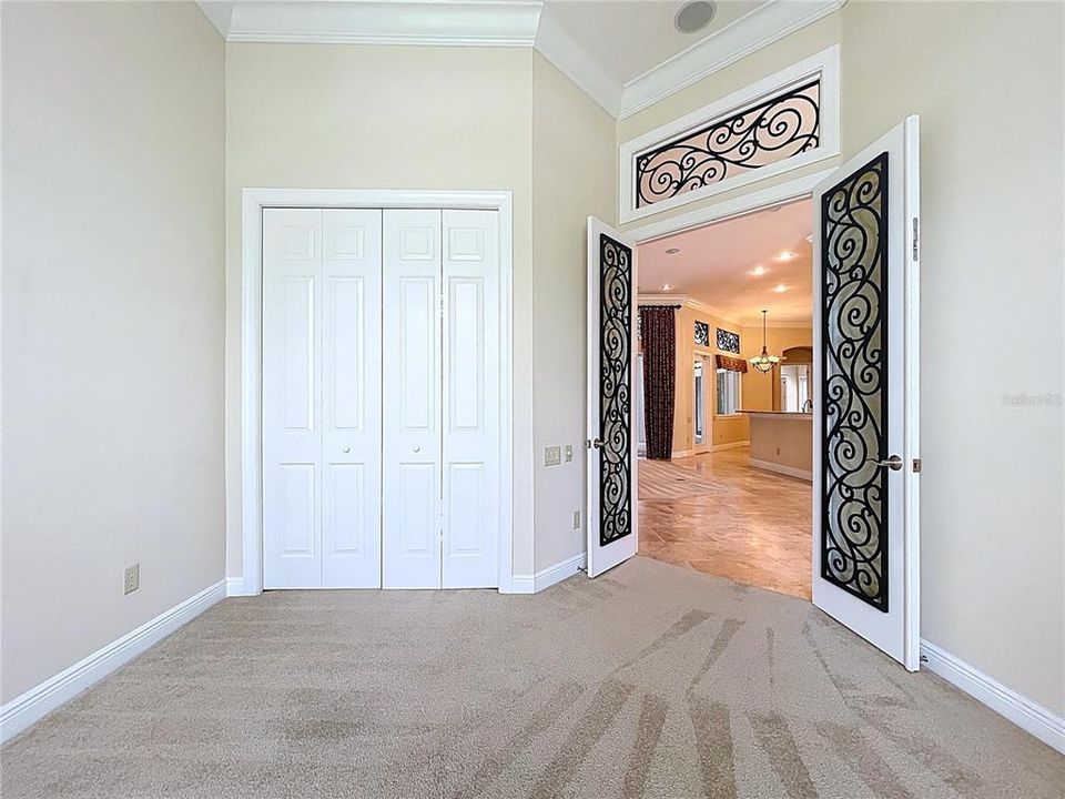 For Sale: $975,000 (5 beds, 4 baths, 4200 Square Feet)