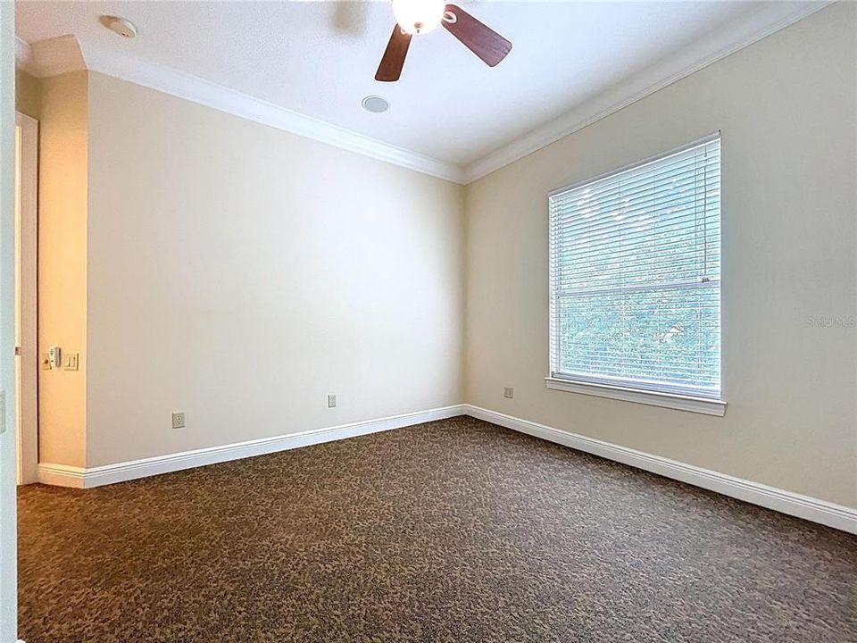 For Sale: $975,000 (5 beds, 4 baths, 4200 Square Feet)