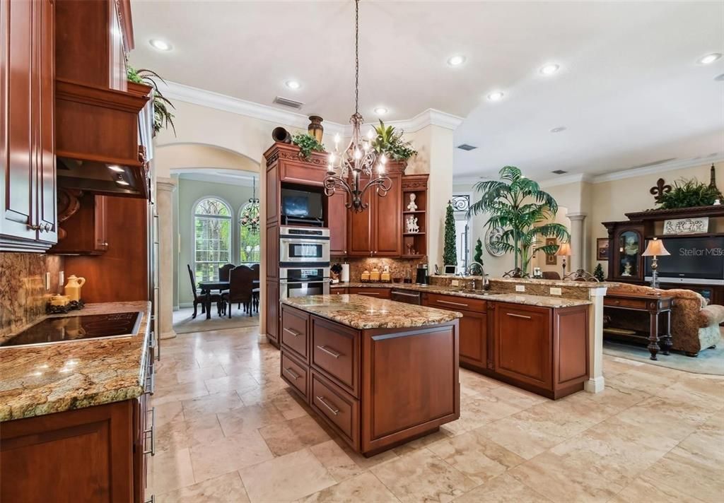 For Sale: $975,000 (5 beds, 4 baths, 4200 Square Feet)