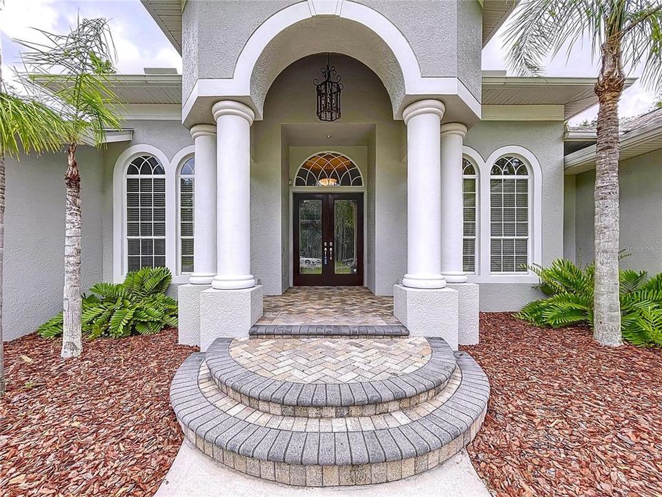 For Sale: $975,000 (5 beds, 4 baths, 4200 Square Feet)