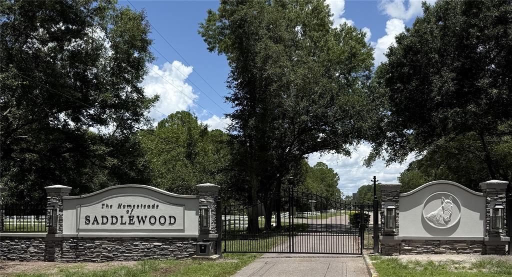 For Sale: $975,000 (5 beds, 4 baths, 4200 Square Feet)