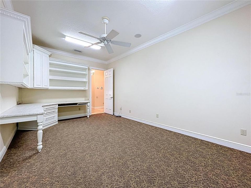 For Sale: $975,000 (5 beds, 4 baths, 4200 Square Feet)