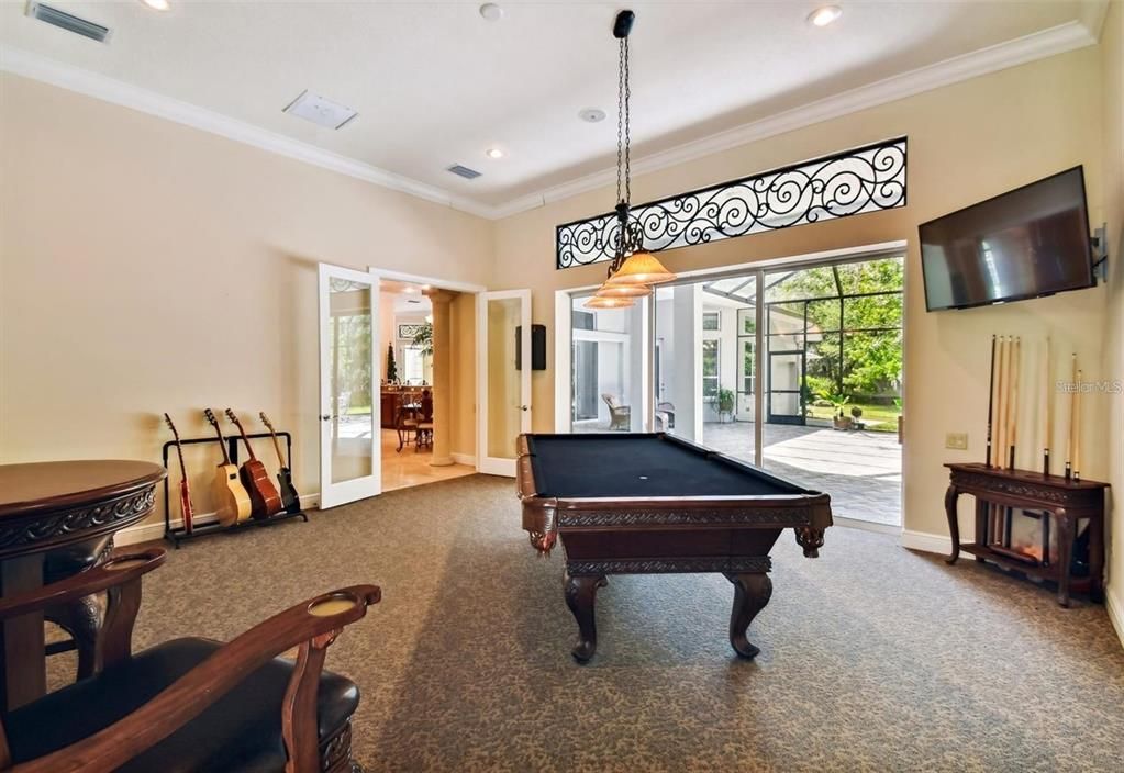 For Sale: $975,000 (5 beds, 4 baths, 4200 Square Feet)