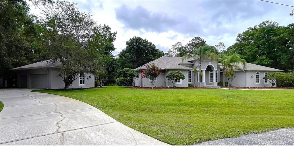 For Sale: $975,000 (5 beds, 4 baths, 4200 Square Feet)