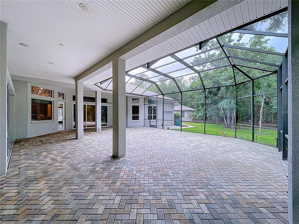 For Sale: $975,000 (5 beds, 4 baths, 4200 Square Feet)