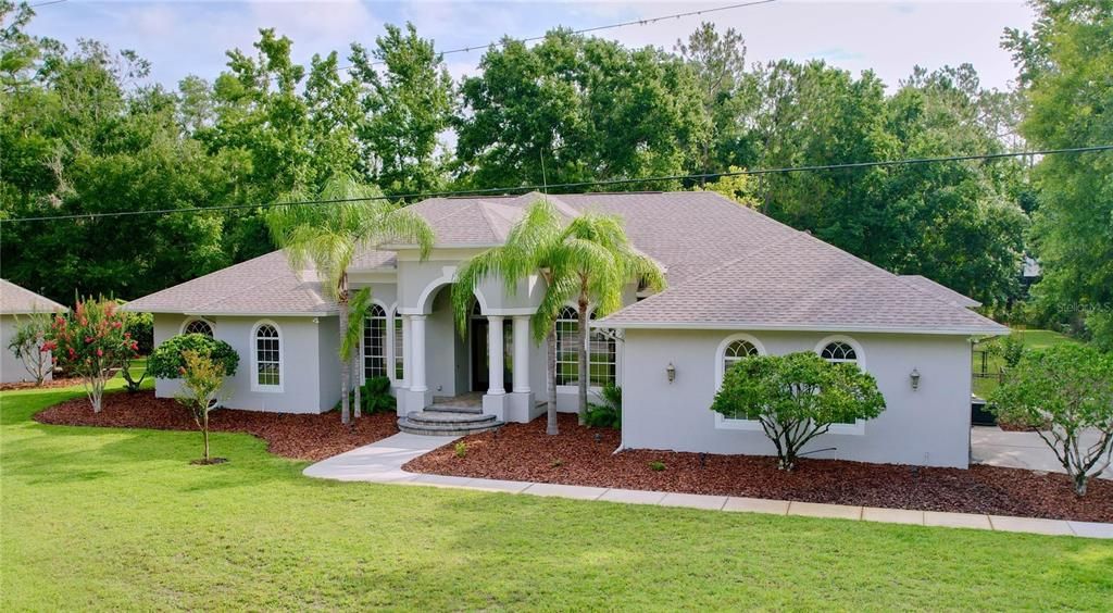 For Sale: $975,000 (5 beds, 4 baths, 4200 Square Feet)