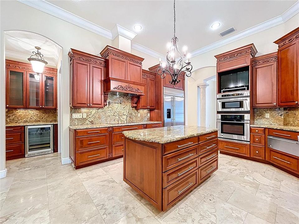 For Sale: $975,000 (5 beds, 4 baths, 4200 Square Feet)