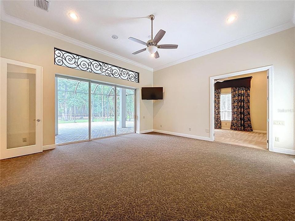 For Sale: $975,000 (5 beds, 4 baths, 4200 Square Feet)