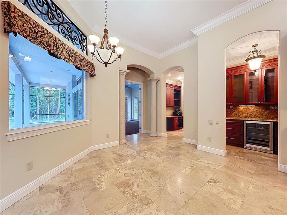 For Sale: $975,000 (5 beds, 4 baths, 4200 Square Feet)