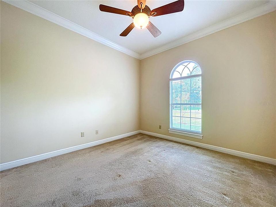 For Sale: $975,000 (5 beds, 4 baths, 4200 Square Feet)