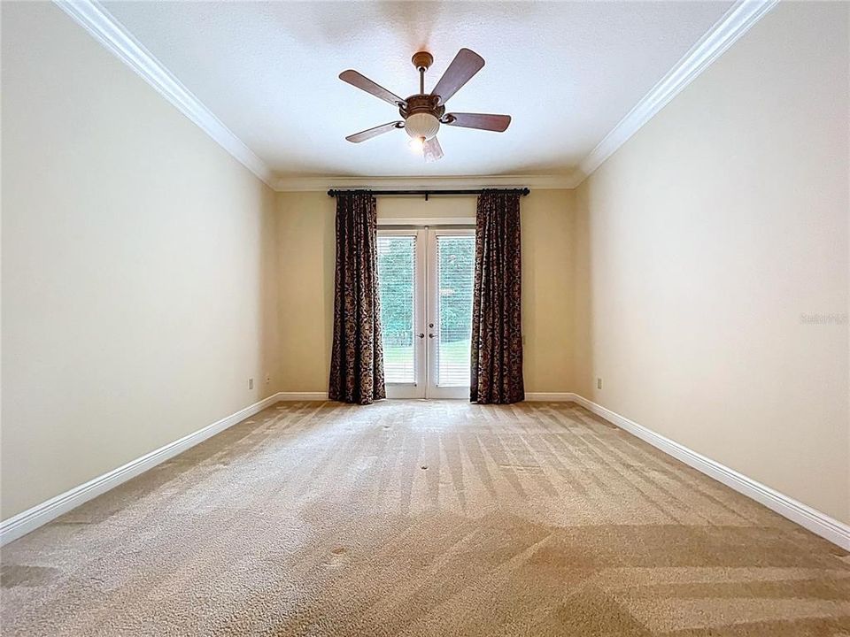 For Sale: $975,000 (5 beds, 4 baths, 4200 Square Feet)