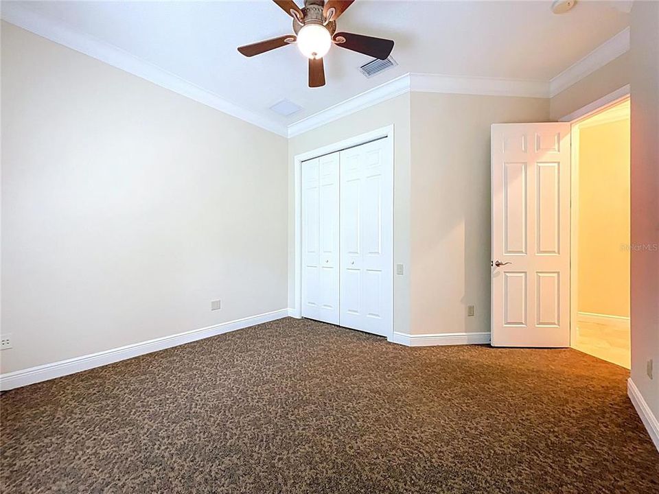 For Sale: $975,000 (5 beds, 4 baths, 4200 Square Feet)