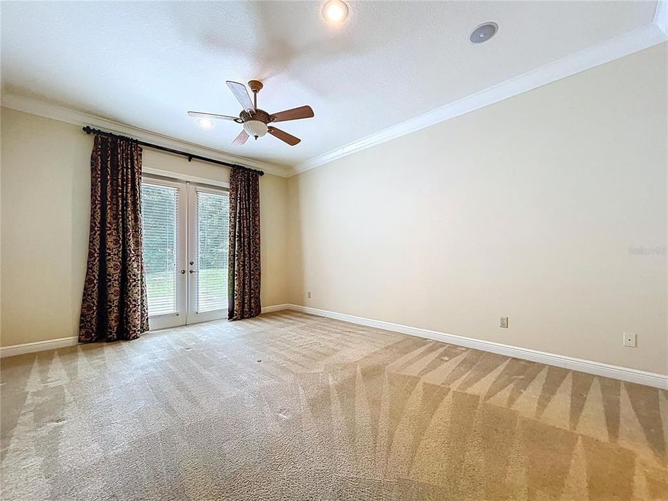 For Sale: $975,000 (5 beds, 4 baths, 4200 Square Feet)