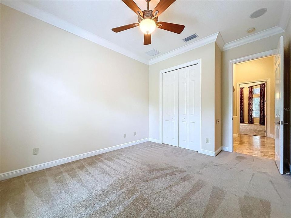 For Sale: $975,000 (5 beds, 4 baths, 4200 Square Feet)