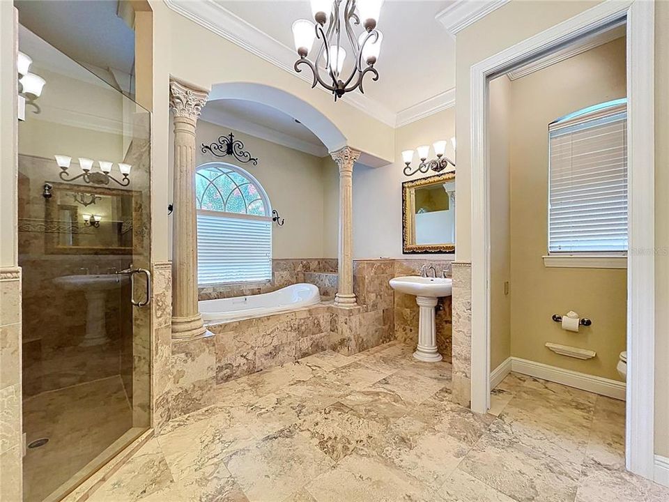 For Sale: $975,000 (5 beds, 4 baths, 4200 Square Feet)