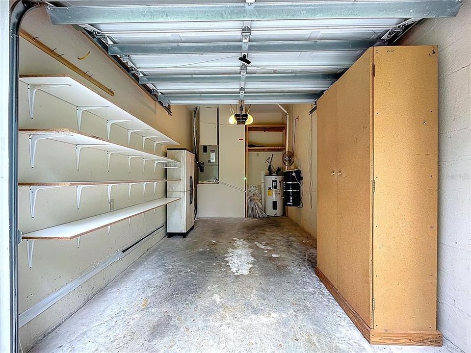 For Sale: $975,000 (5 beds, 4 baths, 4200 Square Feet)