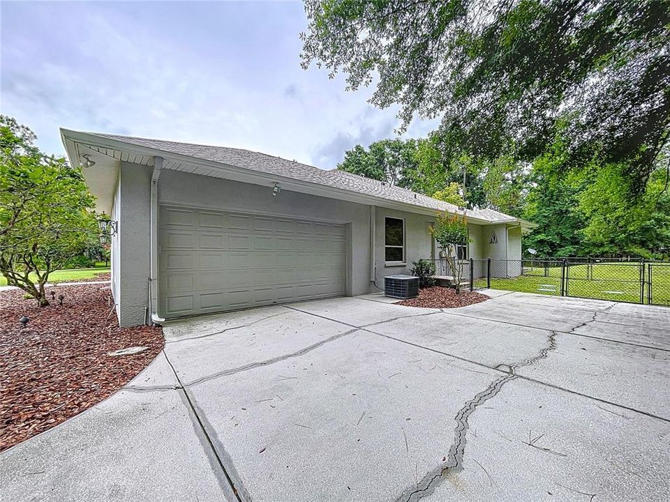 For Sale: $975,000 (5 beds, 4 baths, 4200 Square Feet)