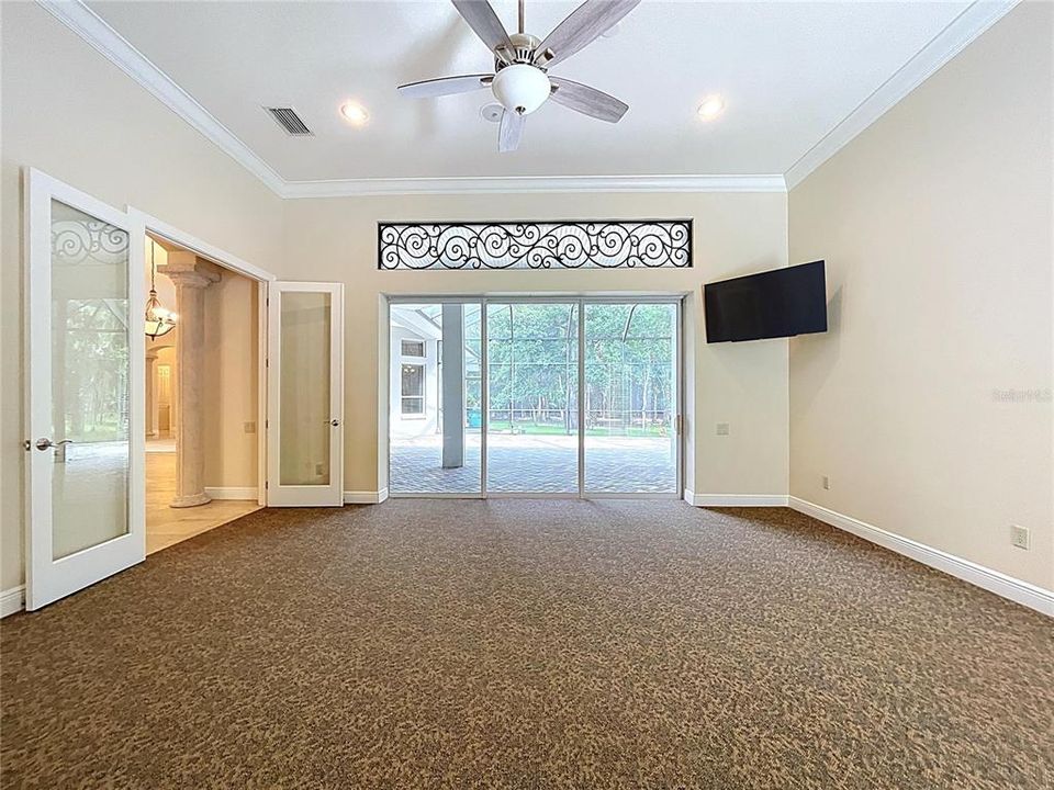 For Sale: $975,000 (5 beds, 4 baths, 4200 Square Feet)