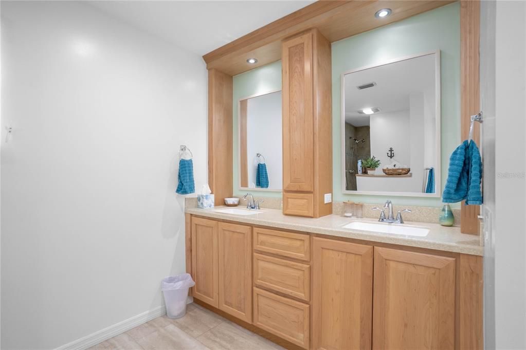 For Sale: $379,500 (4 beds, 2 baths, 2154 Square Feet)