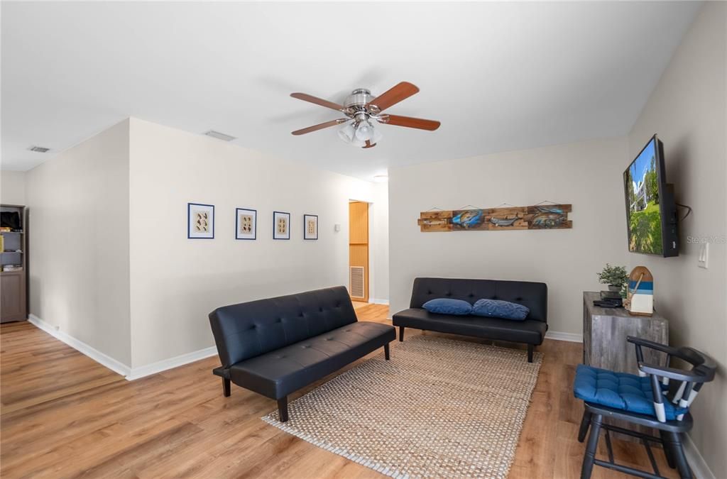 For Sale: $379,500 (4 beds, 2 baths, 2154 Square Feet)